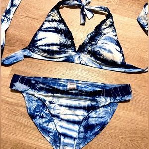 Lucky Brand Blue and White Tie Dye Swim Suit Bikini Medium & Large Separates